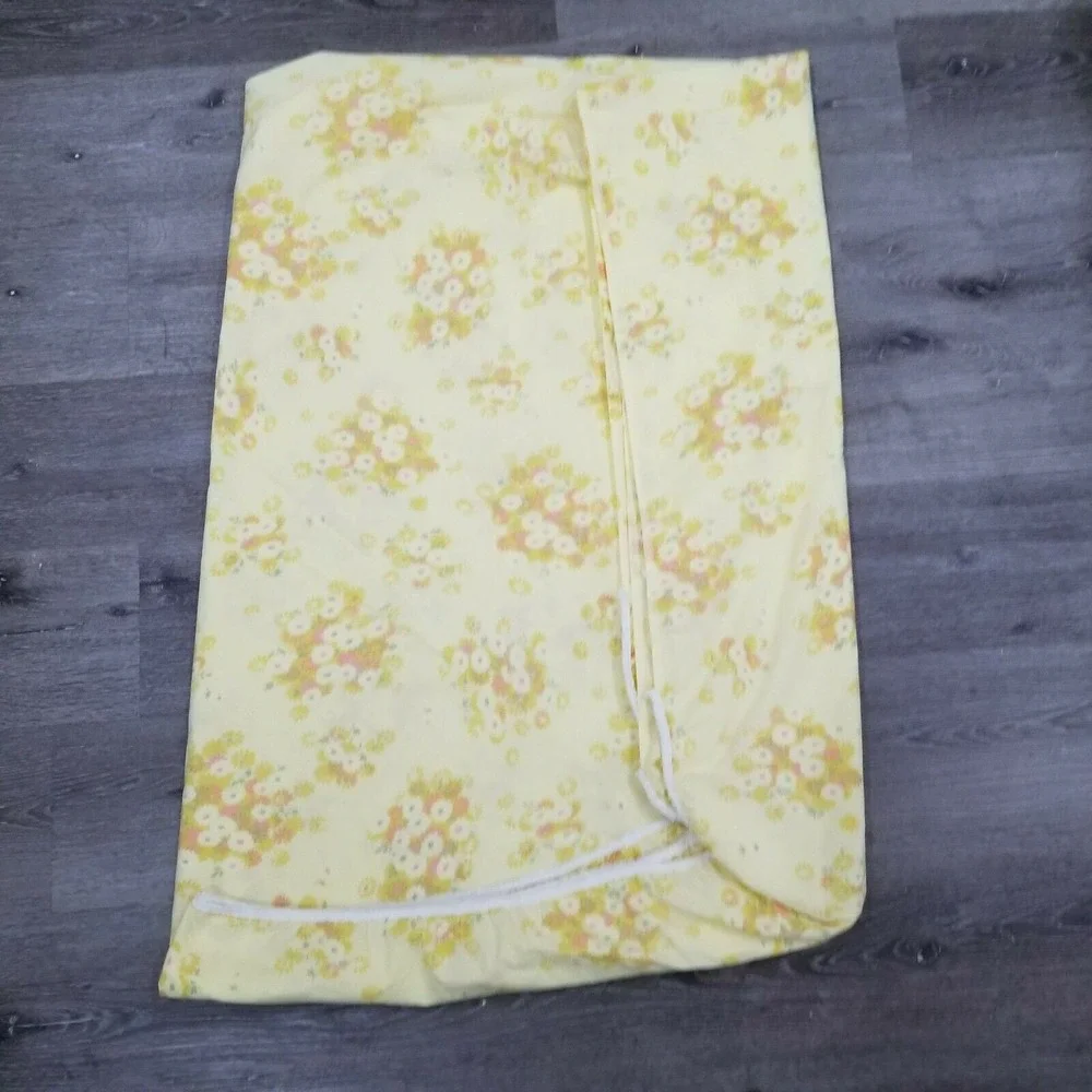 Vintage Miracale Yellow Floral Daisy Double Full Flat and Fitted‎ Sheet Set 70s
